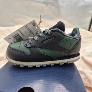NEW Reebok Unisex Child Harry Potter Classic Leather Sneaker Green Infant Size 7